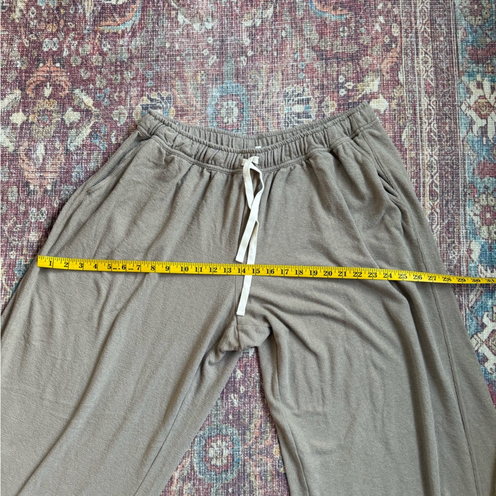 Aerie Large Wide leg Women's Tan Lounge Pants with pockets and drawstring - Picture 11 of 12